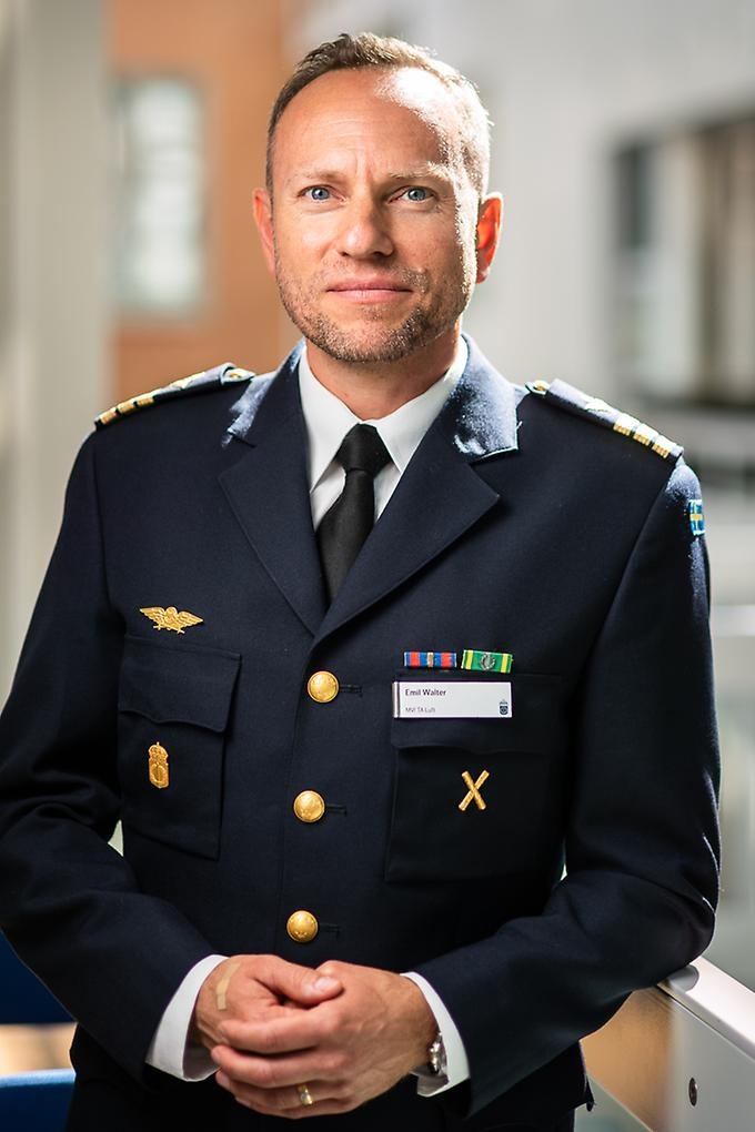 Porträttbild på officer